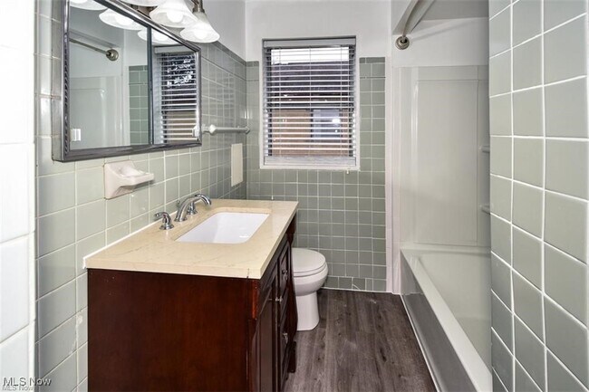 Building Photo - 2346 Westmoor Rd