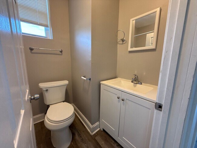 Building Photo - Beautiful Three - Bedroom Home In Baltimore