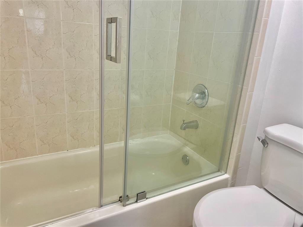 Building Photo - 721 N Pine Island Rd