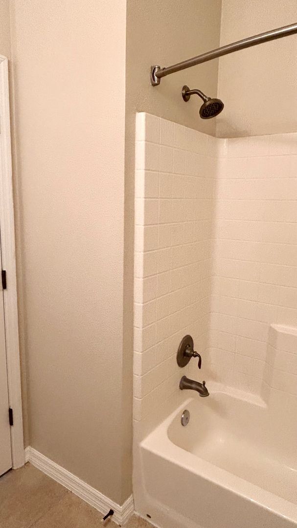 Building Photo - 3 bedroom, 2.5 bath, 2 car garage in a Qui...