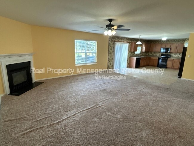 Building Photo - 5323 Seaspray Ln