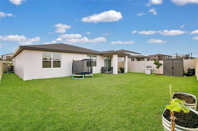 Building Photo - 527 Amadoras Wy