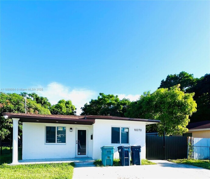 Building Photo - 10370 SW 174th Ter