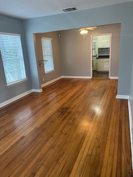 Building Photo - 210 meadowlane