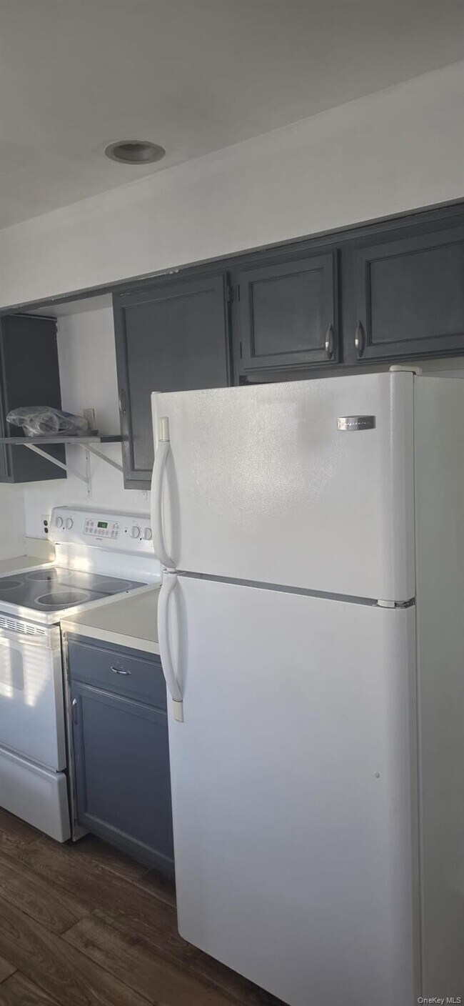 Building Photo - 29 Brittany Dr