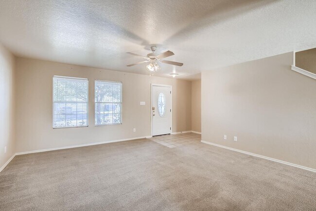 Building Photo - Close to Randolph AFB!