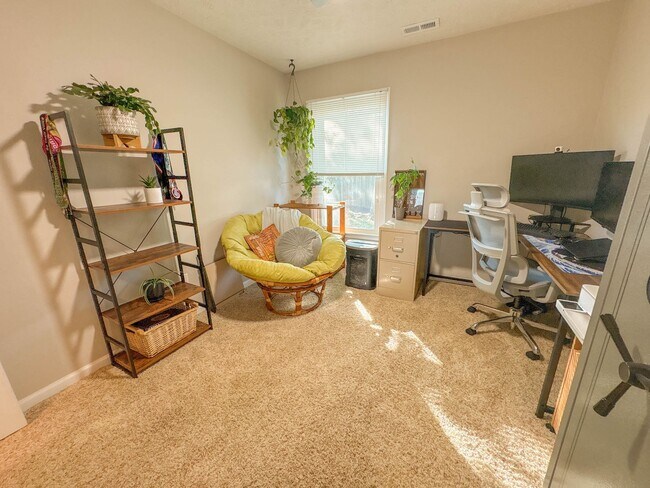 Building Photo - Coming Soon! 3 Bedroom 2 Bathroom-Dogs okay!