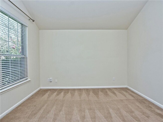 Building Photo - 104 S Gadwall Ln
