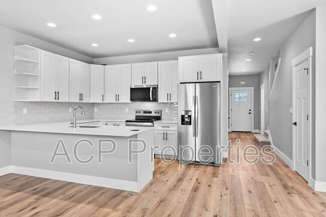 Building Photo - 2201 DeJong Dr