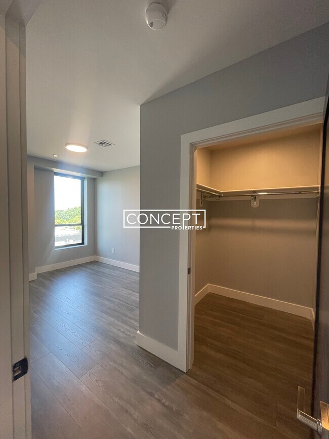 Building Photo - 365 Western Ave