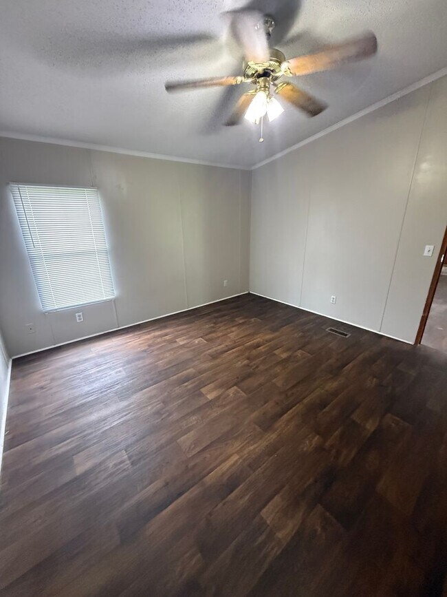 Building Photo - 554 Bowens Mill Hwy
