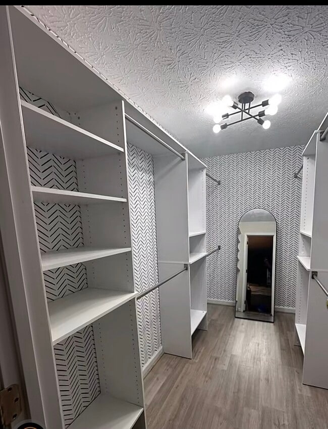 Building Photo - 303 Brittania Dr