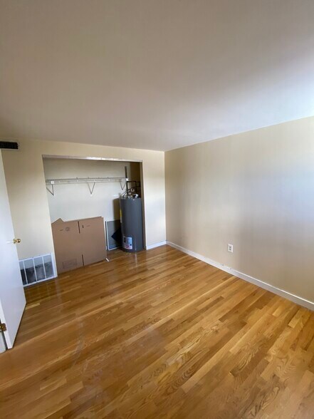 Building Photo - 382 Dorchester St