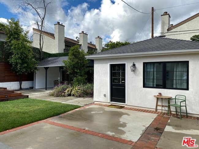 Building Photo - 4217 Irvine Ave