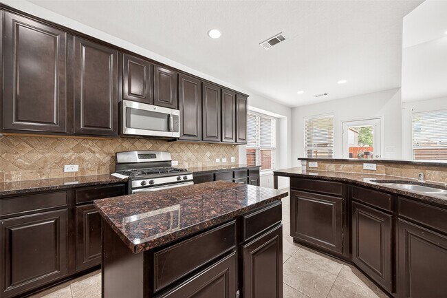 Building Photo - 17415 Sandalisle Ln