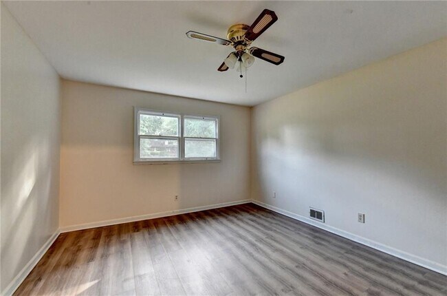 Building Photo - 268 Allen Ct SW