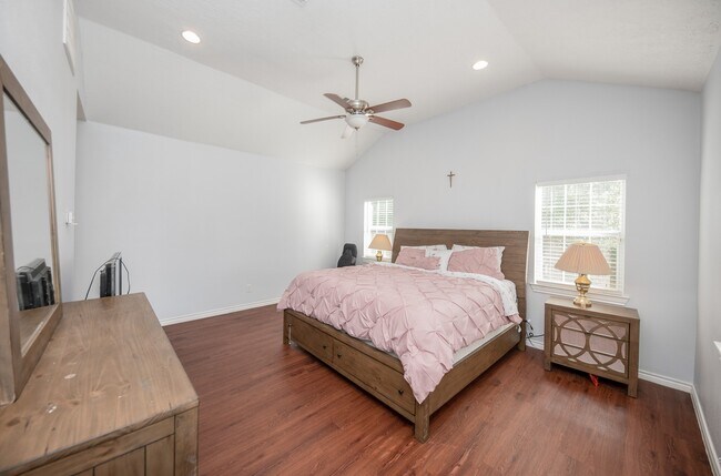 Building Photo - 8231 Chelsea Bend Ct