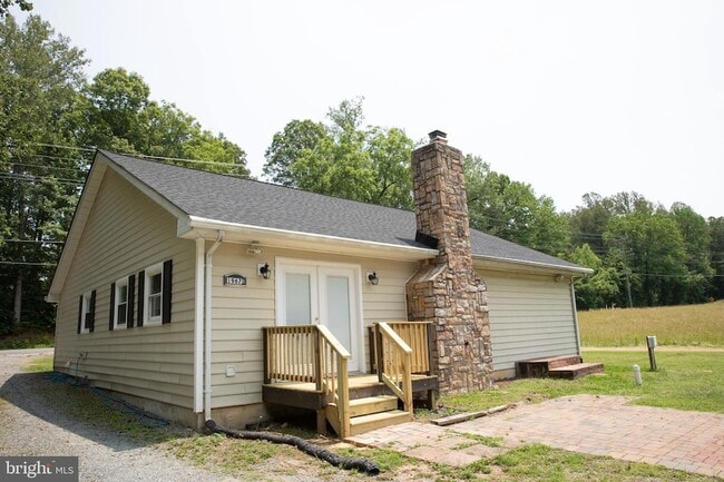Building Photo - 1967 Mountain View Rd