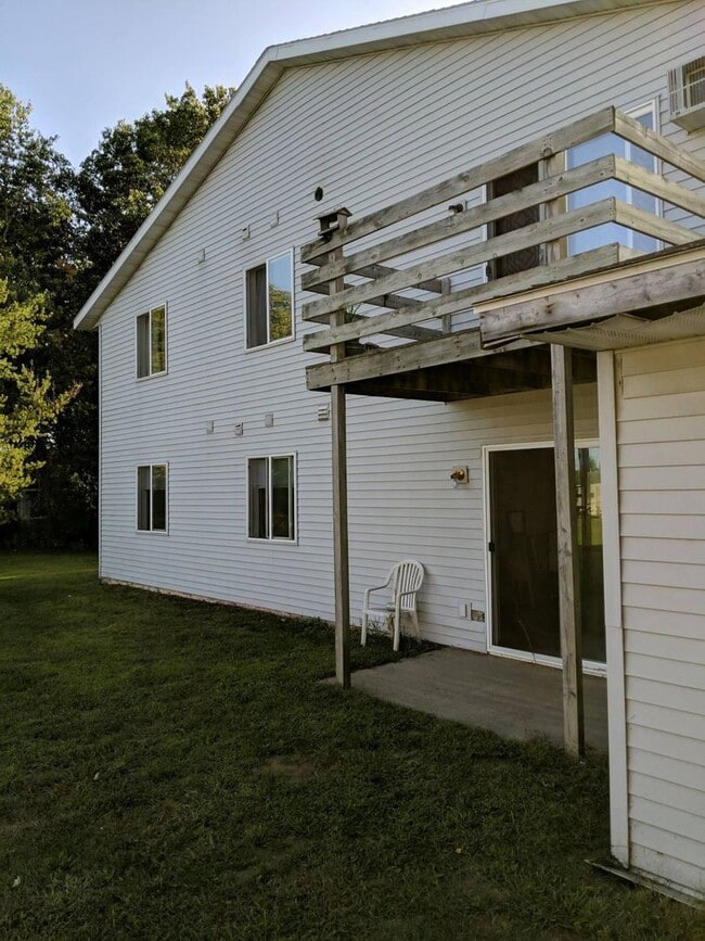 Building Photo - 1170 Dodds Dr
