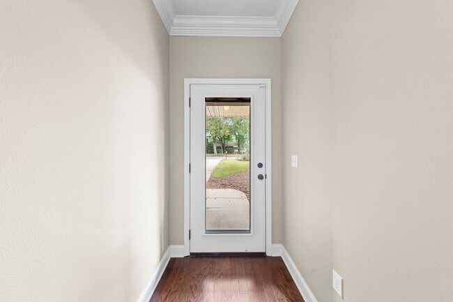 Building Photo - Modern Home in the Heart of Niceville!