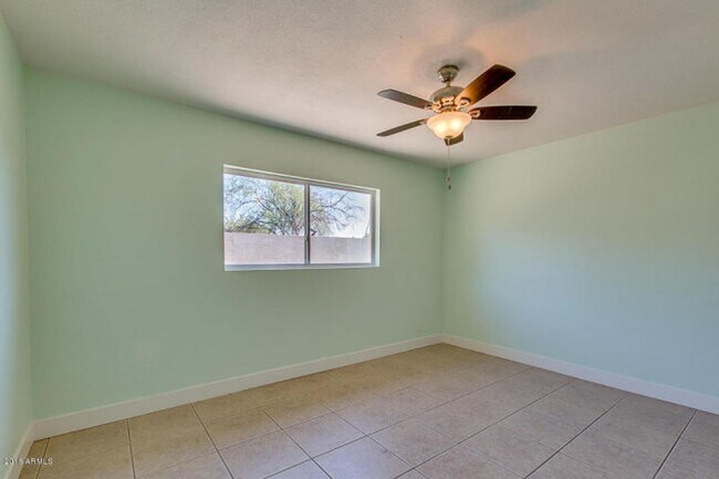 Building Photo - SFH 4-2