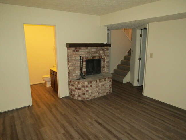 Building Photo - new rental in Reynoldsburg Schools