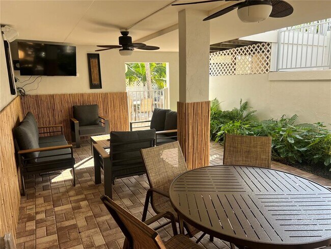 Building Photo - 1001 Point of Rocks Rd