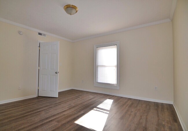 Building Photo - 1311 13th St