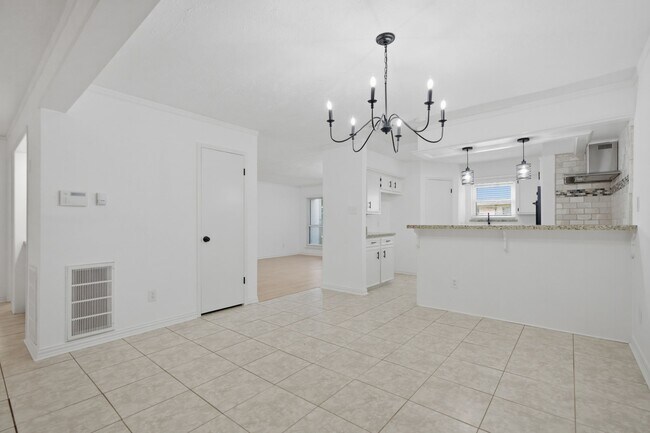 Building Photo - 66 T Huxley Ln