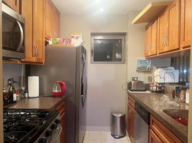 Building Photo - 2 bedroom in NEW YORK NY 10280