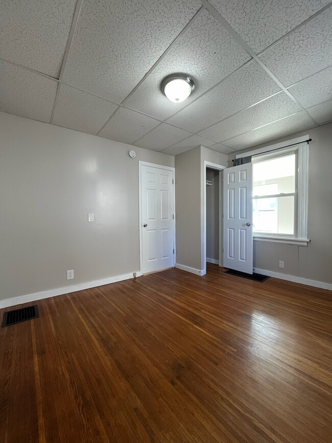 Downstairs Bedroom - 830 Elmwood Ave