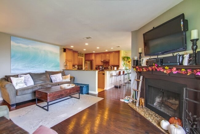 Building Photo - 3064 Avenida Christina