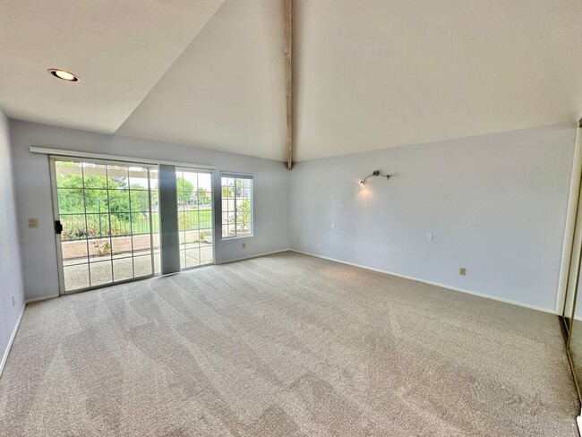 Building Photo - Beautiful Home in Gated Community of Los R...