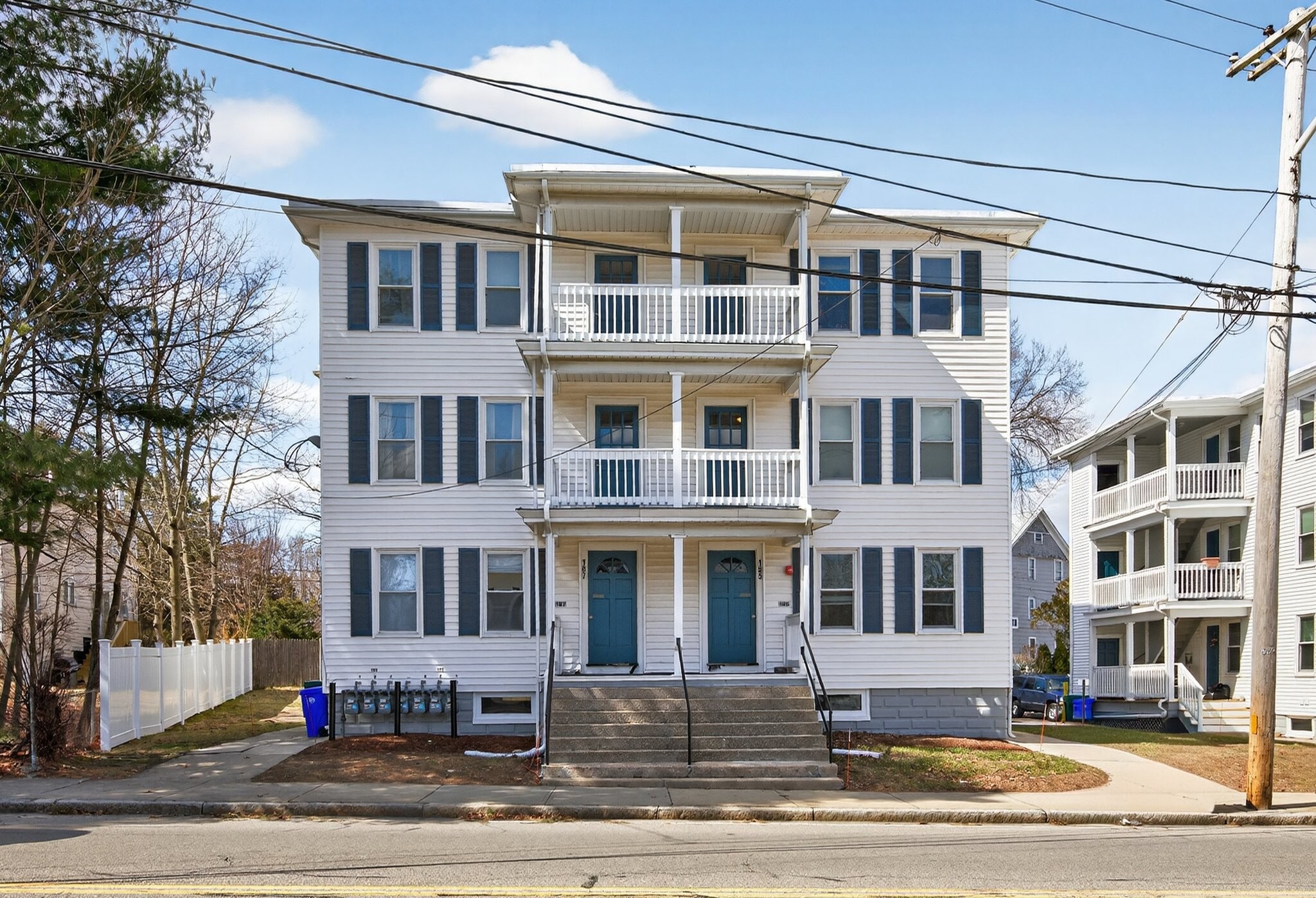 Building Photo - 187 County St