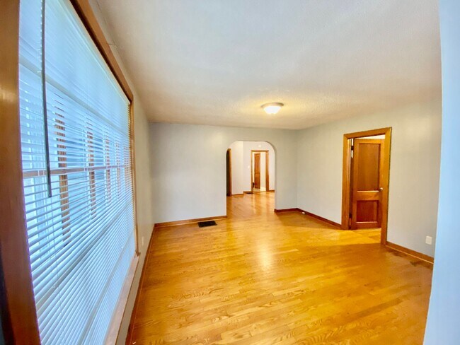 Building Photo - 717 5th Street