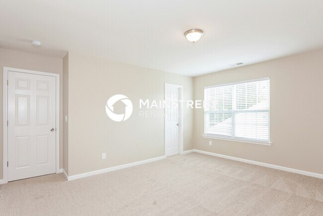 Building Photo - 4 Bedroom Pet-Friendly Home in Mount Holly...