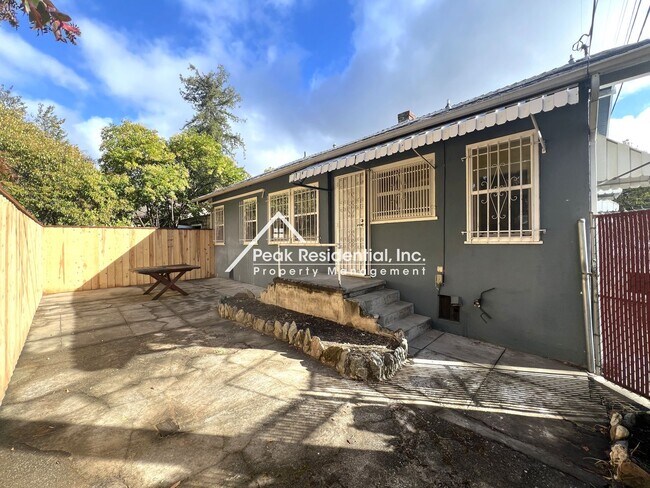 Building Photo - 2974 32nd St