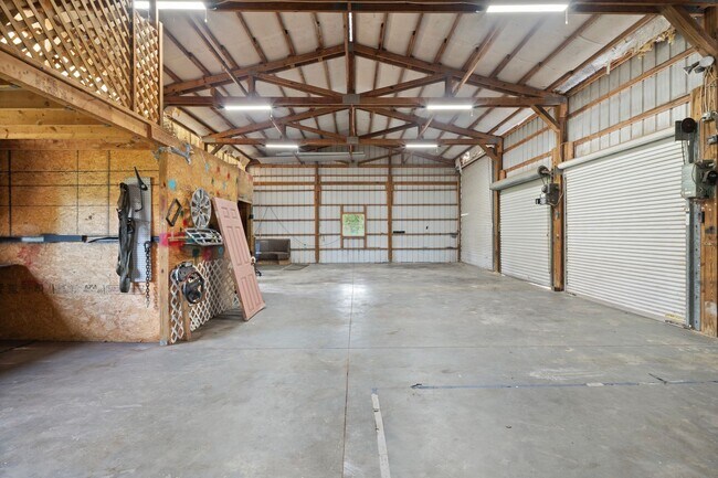Building Photo - 17951 Dangler Rd