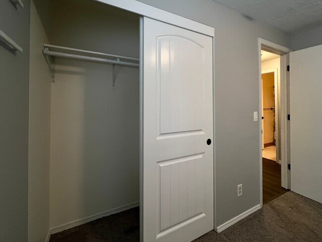 Building Photo - Charming 3-Bed, 2-Bath Retreat!