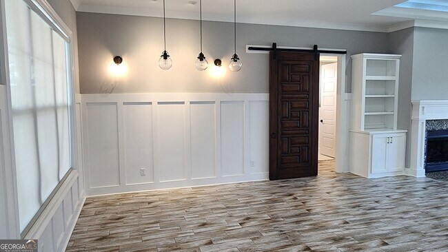 Building Photo - 143 Millers Branch Dr