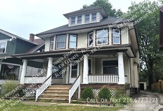 Building Photo - 10710 Clifton-Unit 2