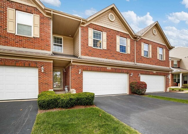 Building Photo - 10S458 Carrington Cir