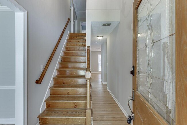 Building Photo - 1813 Rambling Woods Dr NW