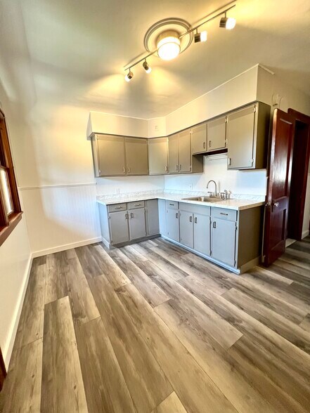 Building Photo - 40 Mathias Ave
