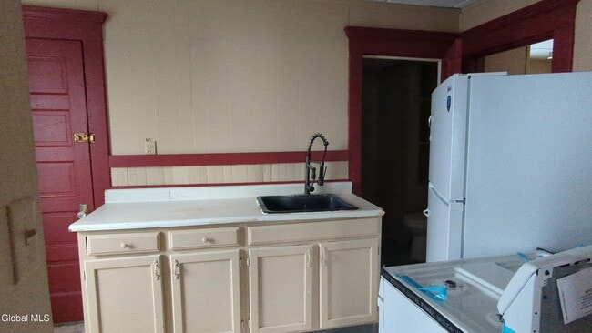 Building Photo - 75 Park St