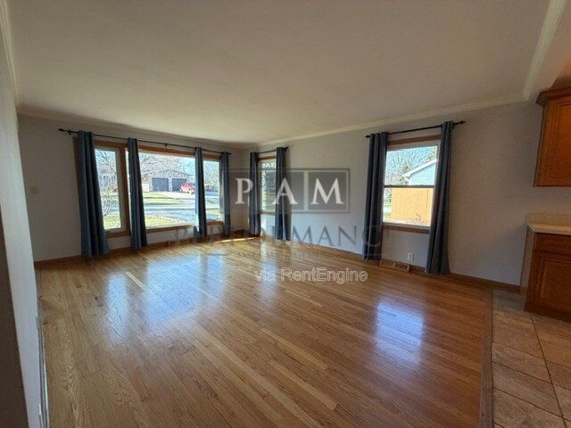 Building Photo - 9229 27th Ave