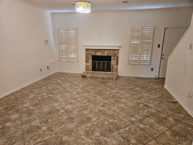 Building Photo - 9800 Pagewood Ln