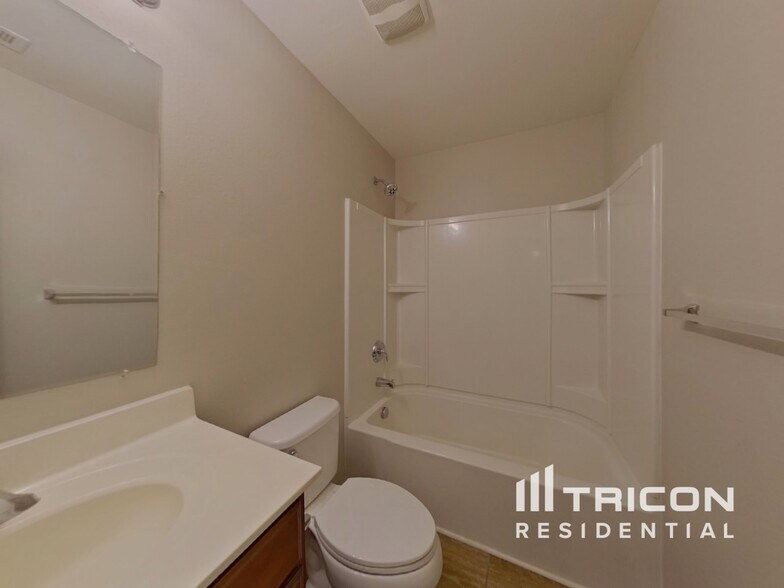 Building Photo - 1211 Chaser Ridge Ct