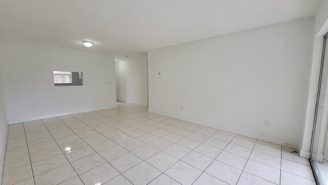Building Photo - 2800 NW 56th Ave