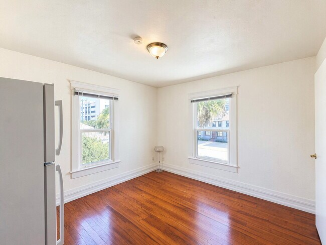 Building Photo - 2 bedroom, 1 bath in Daytona Beach